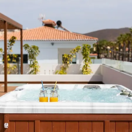 Luxurious With Jacuzzi Villa *