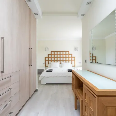 Luxurious With Jacuzzi