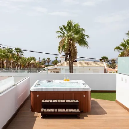 Villa Luxurious With Jacuzzi